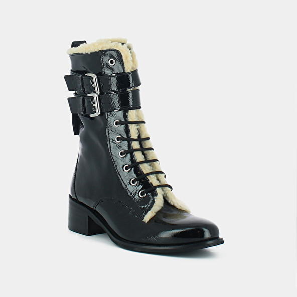 Heeled boots with laces in black patent | PANAMA