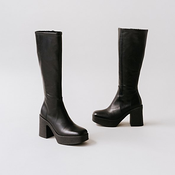 Platform boots in black aged leather | DRICIA