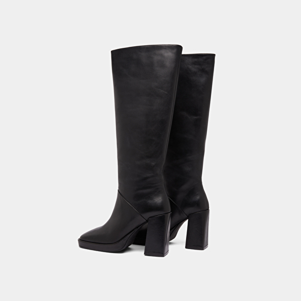 Bottes à talons hauts et bouts carrés in black leather | DETHLEE