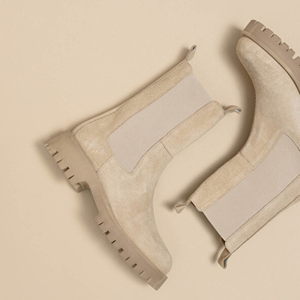 Platform boots in beige suede | RIDLE