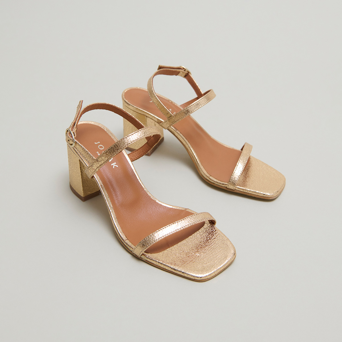 Open-toe sandals with heels in gold cracked leather | VIGNE