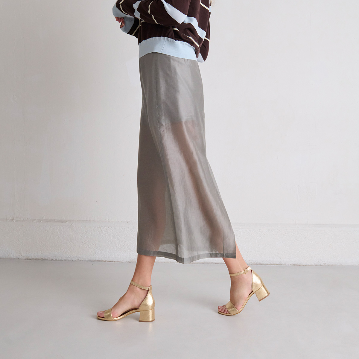 Square heel sandals in gold cracked leather | VERDI