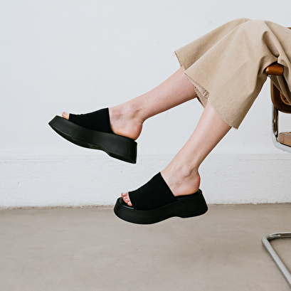 Open toe mules in black textile | EDDY