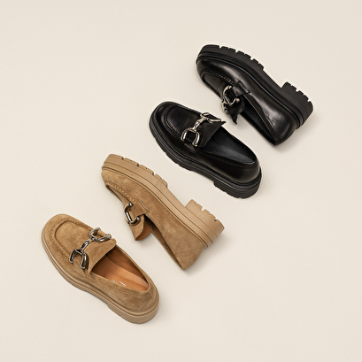 Moccasins with notched soles and silver bits black