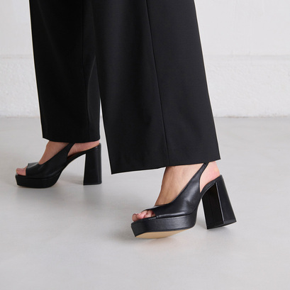 Square toe pumps with high heels in black leather | vlad