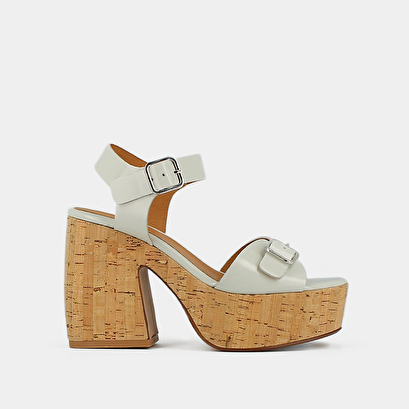Buckle and platform sandals ecru