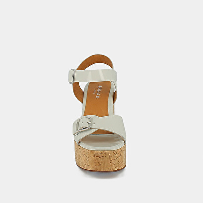 Buckle and platform sandals ecru