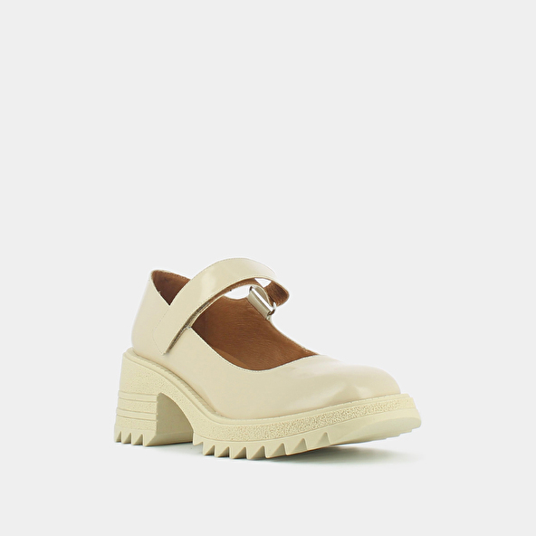 Babies with notched soles in glazed ecru leather | DOVY