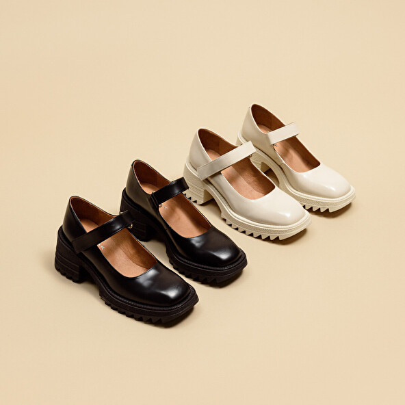 Babies with notched soles in glazed ecru leather | DOVY