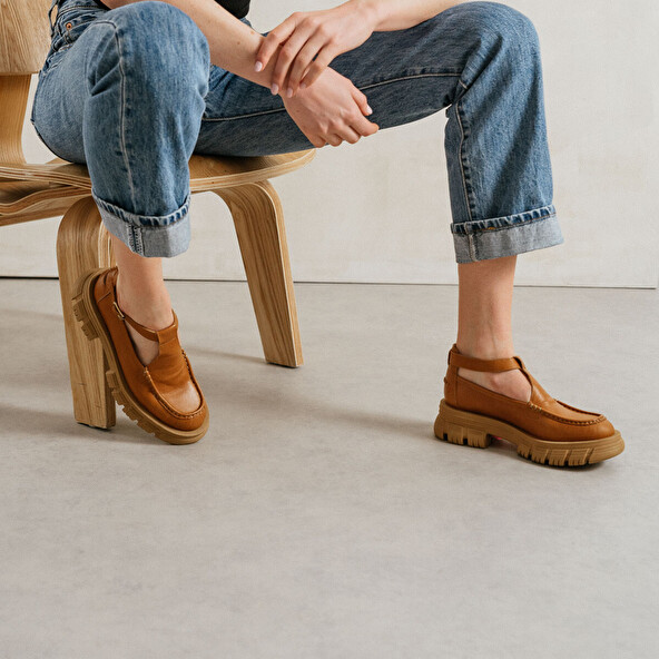 Babies with notched soles in cognac leather | DIACRE