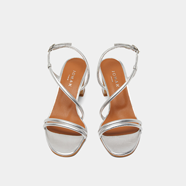 Sandals with heels and straps in silver metallic leather | VICENTE