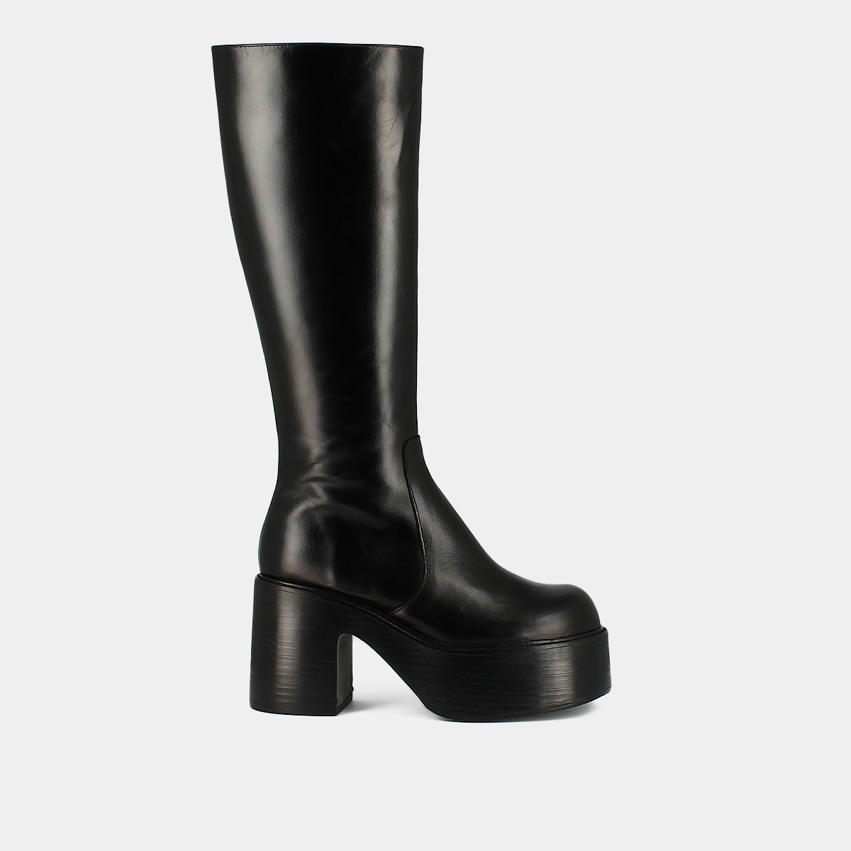 Platform boots with round toes in black leather | BAG
