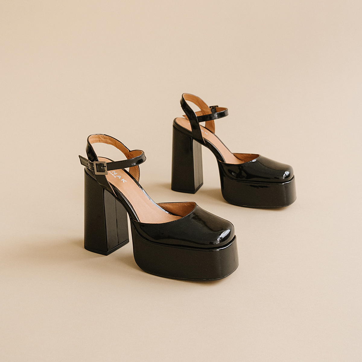 Platform slippers with straps in black patent | BACHELIER