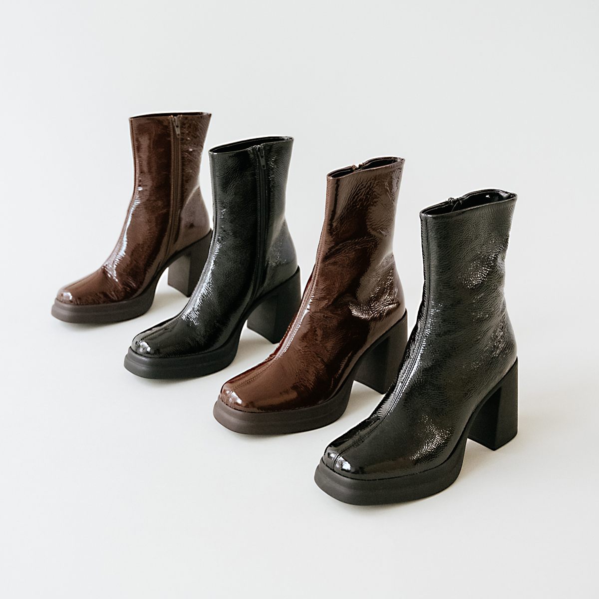 Square toe and platform boots in brown pleated patent | PALETTE