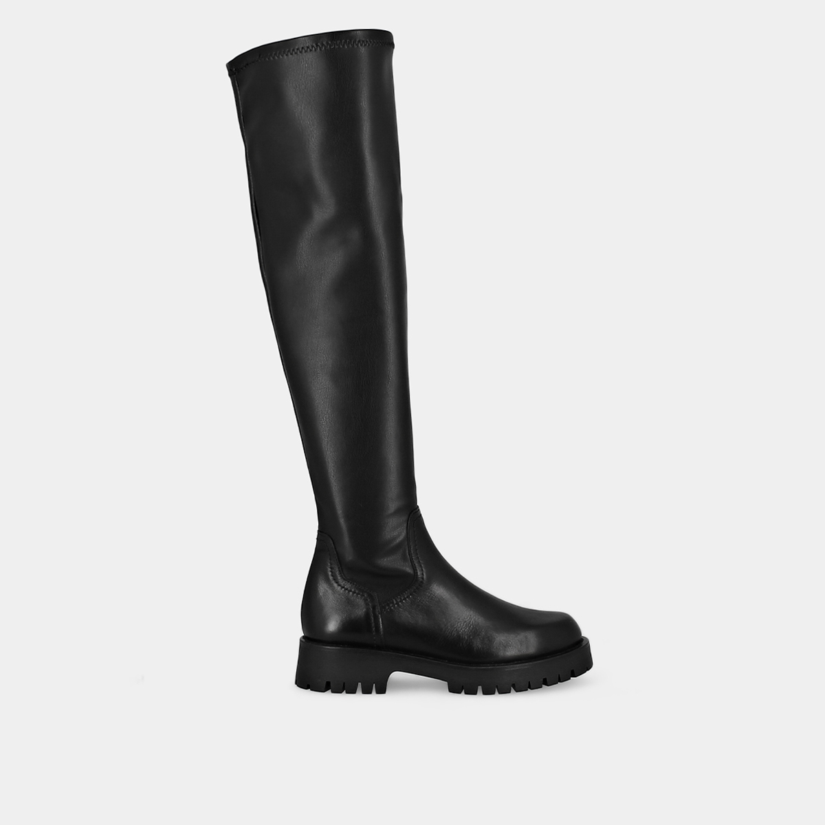 Boots with notched soles in black leather | RADAR