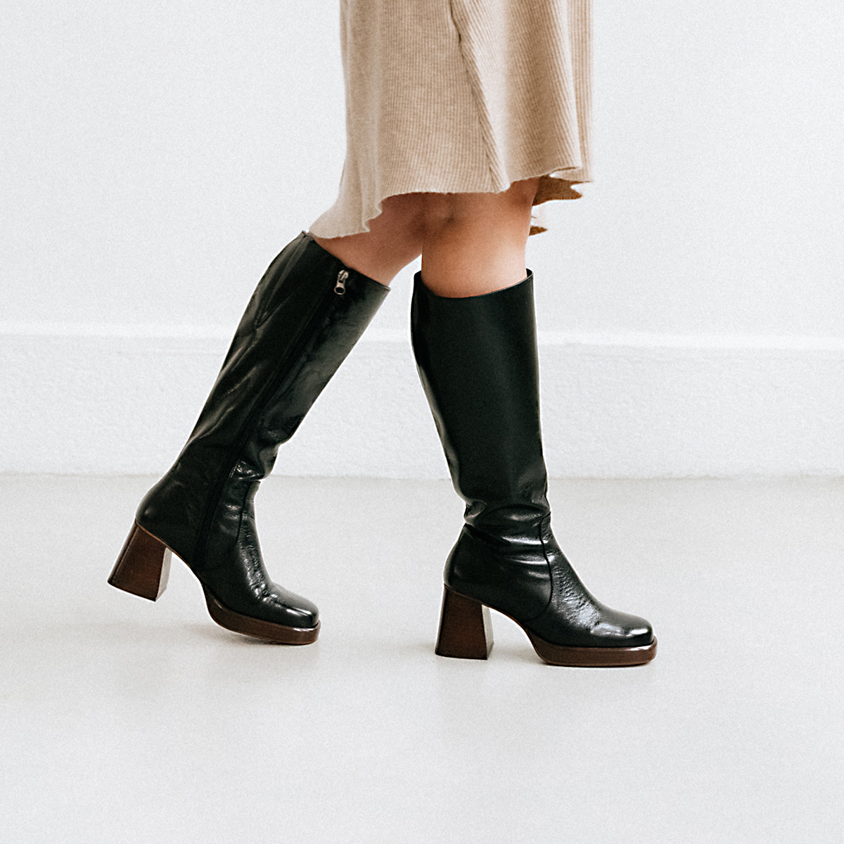 Platform boots in black distressed leather calf size M | BETINA