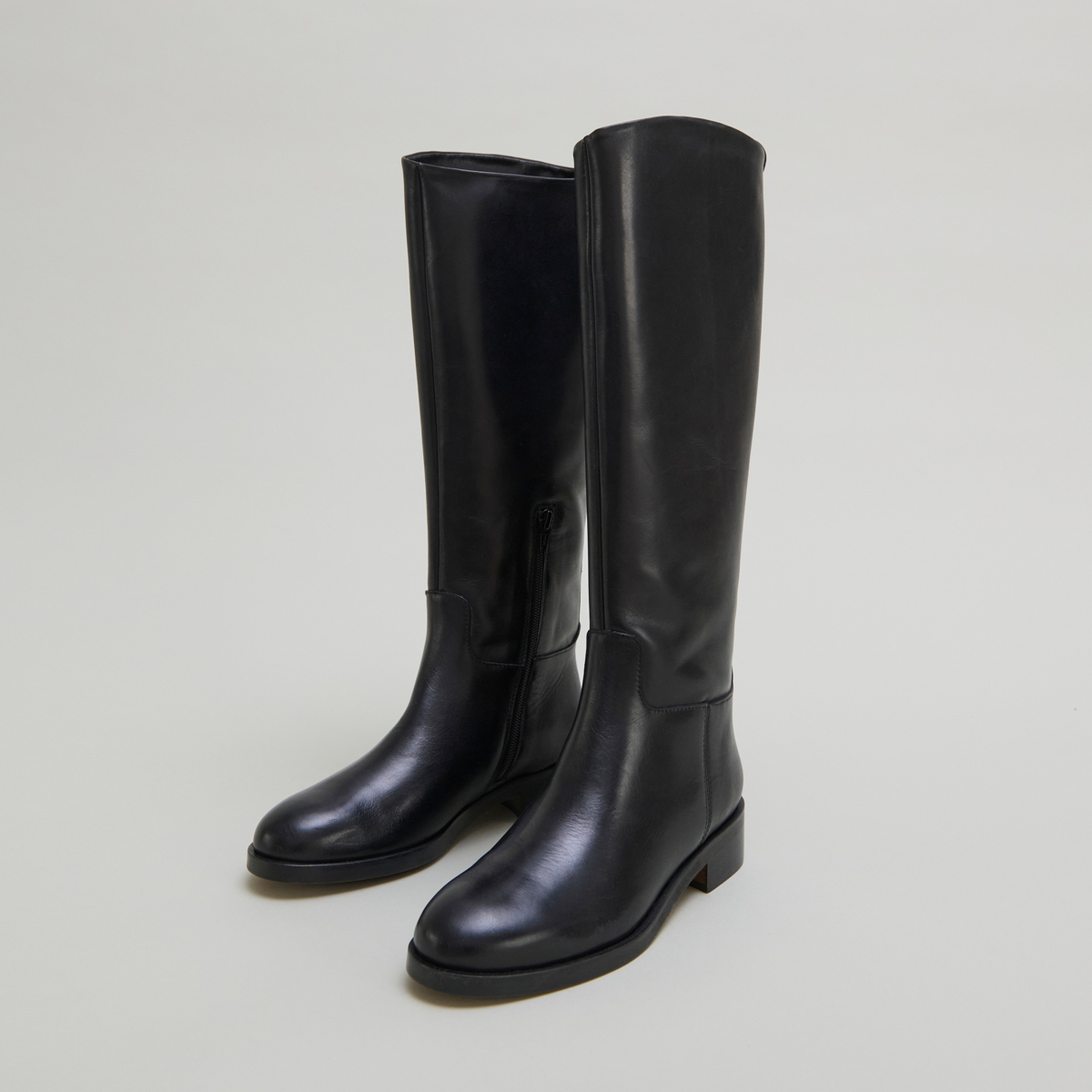 High boots in black leather | MACARON