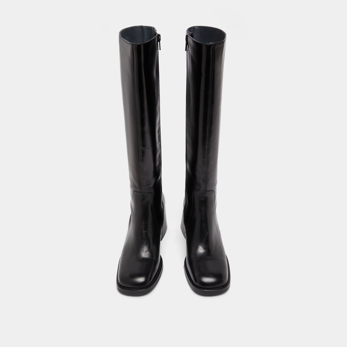 Boots with thick heels and square toes in black leather | DIOU