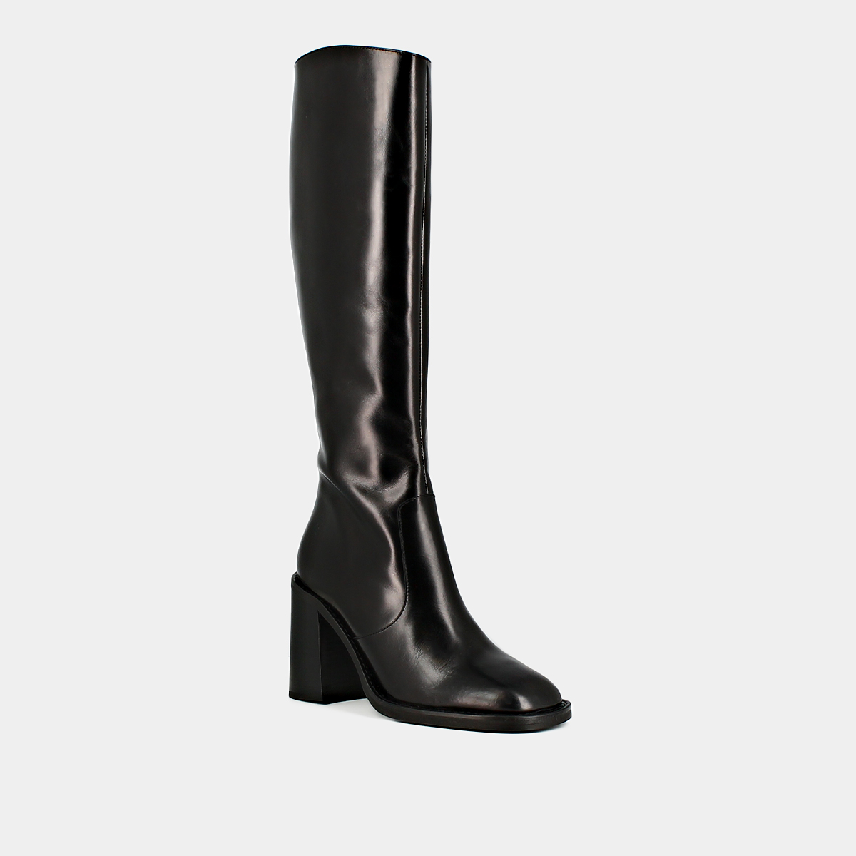 Boots with heels and square toes in black leather | DALLE