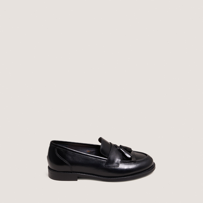 Flat heel loafers with tassels black