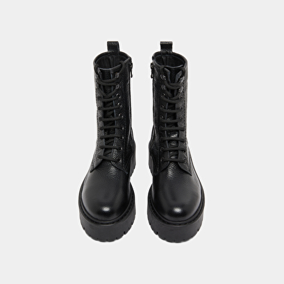 Platform boots with laces in black grained leather | robbo