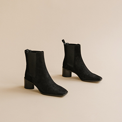 Mid-heeled ankle boots with square toes and elastics black