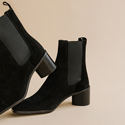 Mid-heeled ankle boots with square toes and elastics black