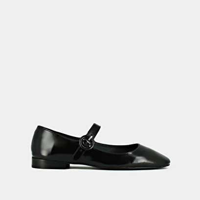 Square-toed ballerinas in black shiny leather | daurine