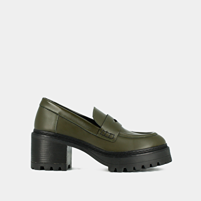 Heeled loafers with notched soles khaki