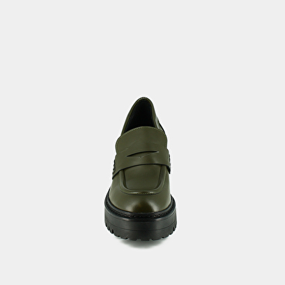 Heeled loafers with notched soles khaki