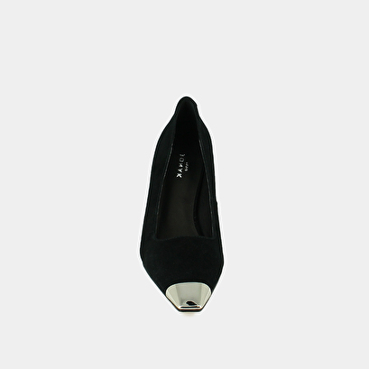 Pointed-toe pumps in black velvet | mer