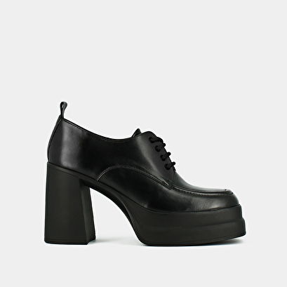 Platform derbies with square toes in black leather | paillasson