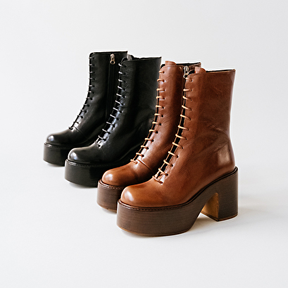 Platform boots with laces in brown aged leather | baguette