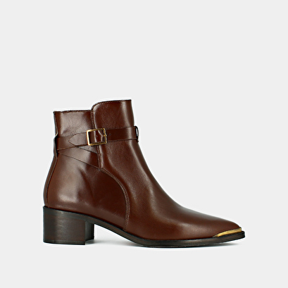 Pointed toe boots in brown leather | argan