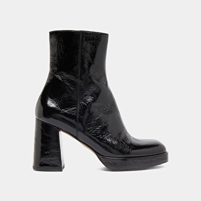 Platform ankle boots with square toes black