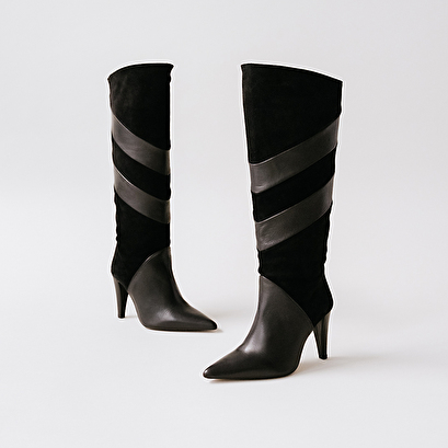 High boots with pointed toes in black suede and leather | biaggio