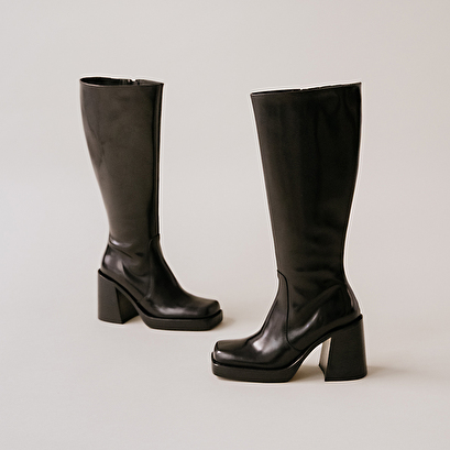 High boots with thick heels and square toes black leather calf size M | BONBON