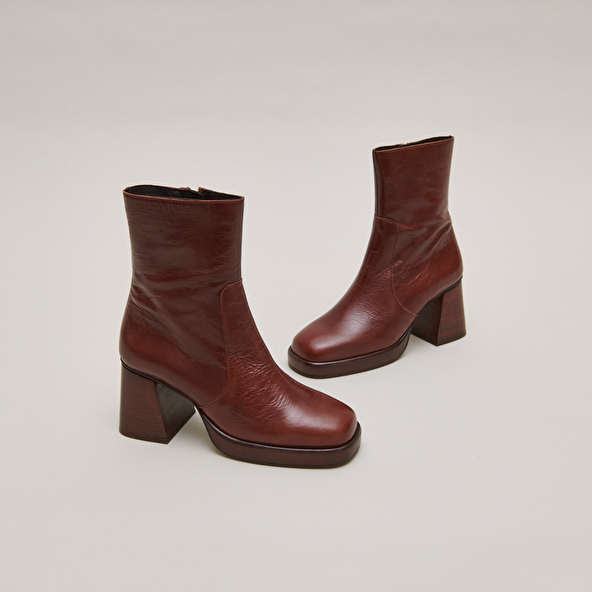 Platform ankle boots in brown distressed leather | BRIGAND