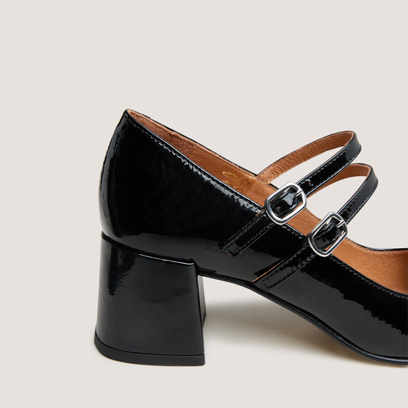 Babies with mid-heels and buckle straps in black pleated patent | ALIENAR