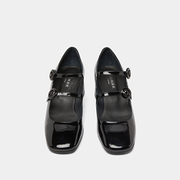 Babies with double straps and rounded toes in black patent | DELOU
