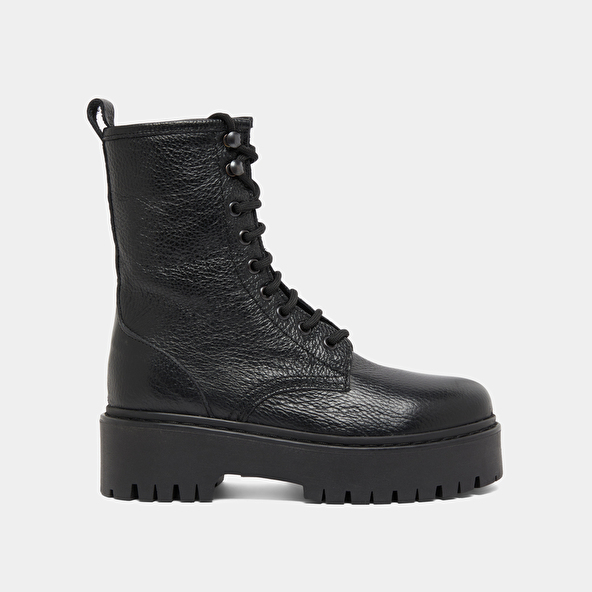 Platform boots with laces in black grained leather | ROBBO