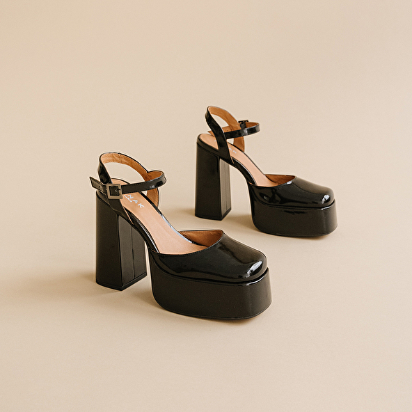 Platform slippers with straps in black patent | BACHELIER