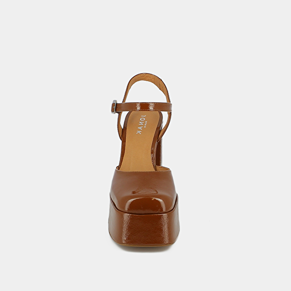 Platform slippers with straps in pleated cognac patent | BACHELIER