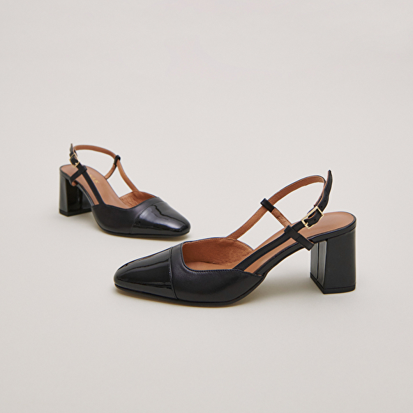 Mary Janes with heels in black patent and leather | DHAPOP