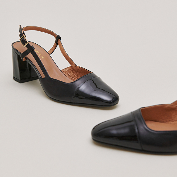Mary Janes with heels in black patent and leather | DHAPOP