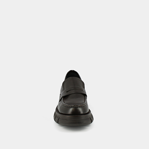 Moccasins with notched soles in brown shiny leather | DIAQ