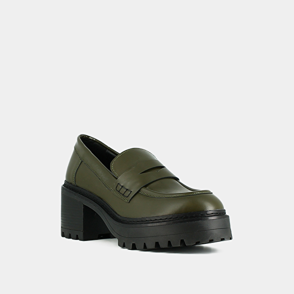 Heeled loafers with notched soles in kaki shiny leather | RHUM