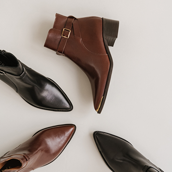 Pointed toe boots in brown leather | ARGAN