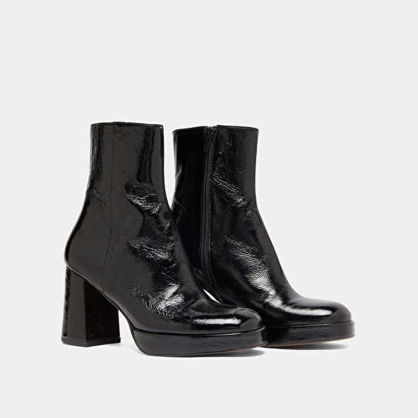 Platform ankle boots with square toes in black shiny leather | VORIS