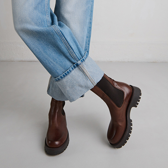 Platform boots in brown patinated leather | RIDLE